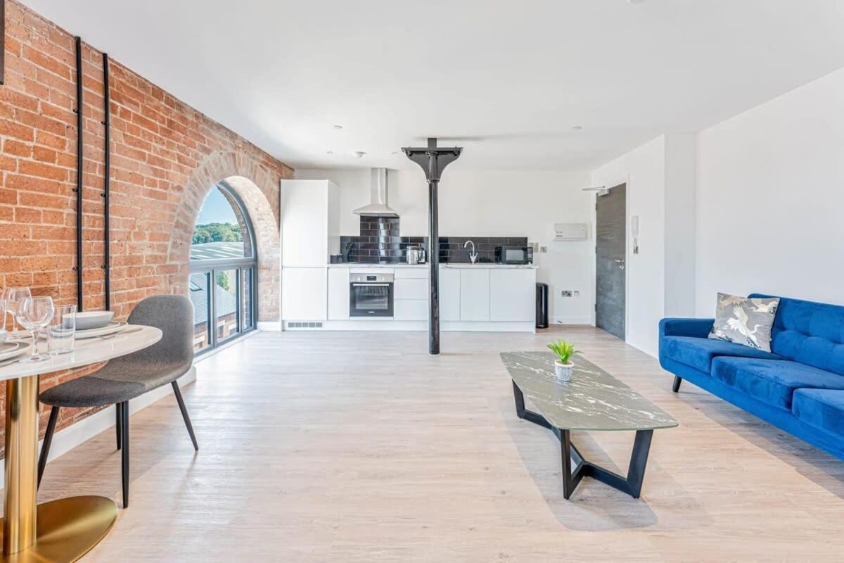 Stunning 1 Bed Apartment In Burton-On-Trent Екстериор снимка