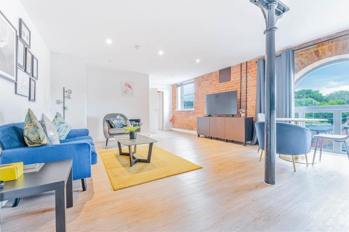 Stunning 1 Bed Apartment In Burton-On-Trent Екстериор снимка